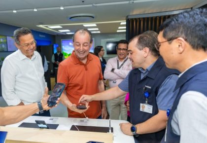 Omar Aziz visita fábrica da Samsung em Manaus e destaca papel da Zona Franca na geração de empregos